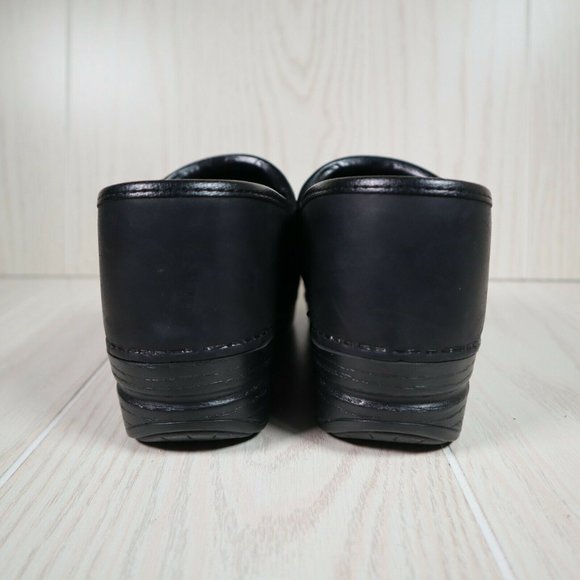 Dansko XP 2.0 Pull-Up Black Work Duty Leather Stapled Clog Shoe Size 39 8.5-9 - Picture 4 of 10